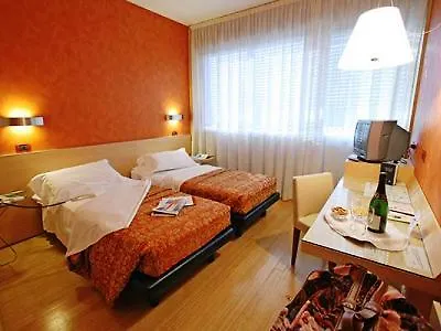 Alexandra טורינו