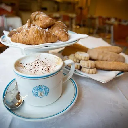 Alexandra טורינו