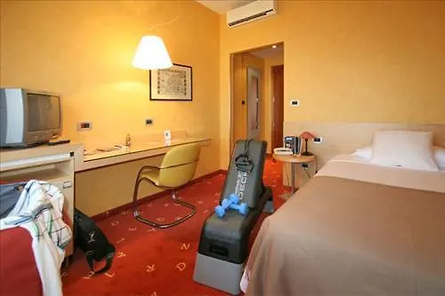 Alexandra Hotel 3*