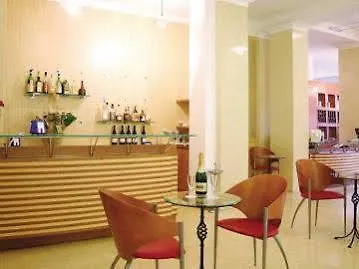 Alexandra Hotel 3*