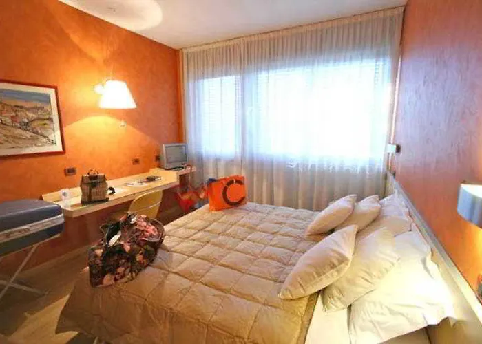 Alexandra Hotel