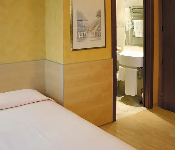 Alexandra Hotel 3*