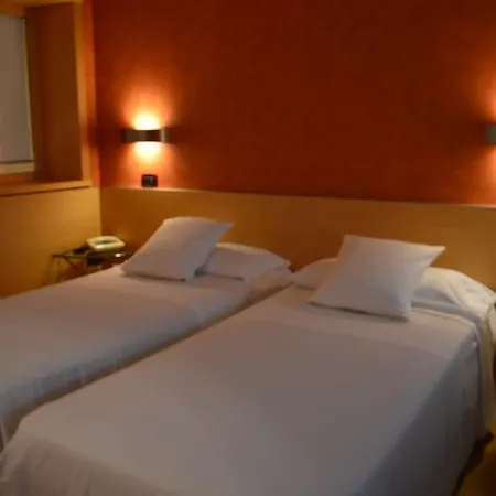 Alexandra Hotel 3*